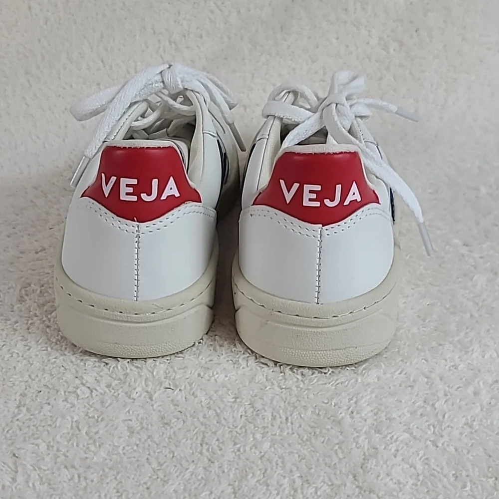 VEJA Women's V-10 Low Top Sneakers 5 - Picture 3 of 9